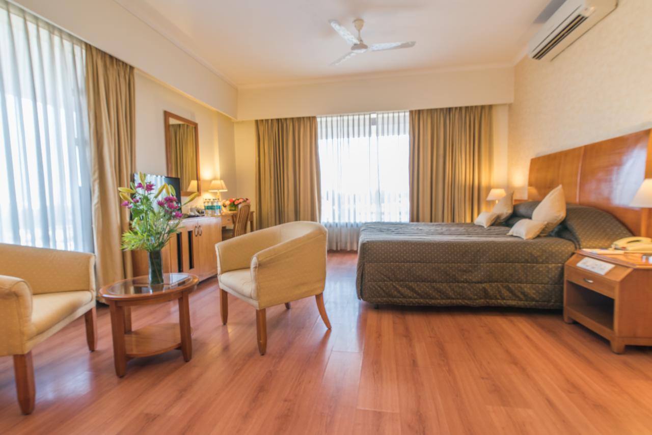 Sai Vishram Business Hotel บังกาลอร์ ภายนอก รูปภาพ